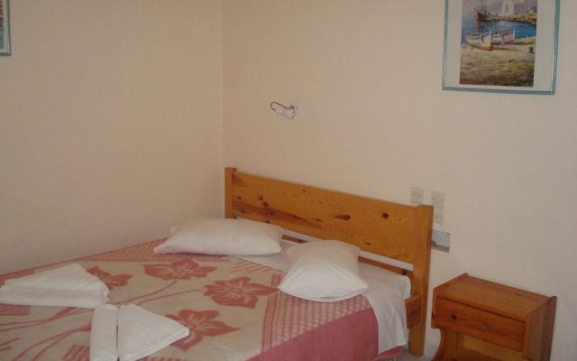 Polyxenis Rooms