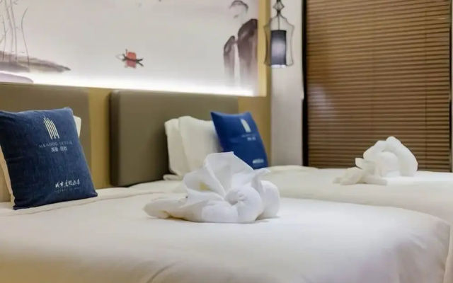 LIZ International  Guangzhou Olympic Sports Center International Financial City Branch - Free Shuttle Bus to Canton Fair Complex During Canton Fair Period