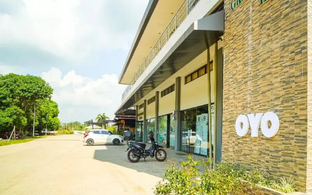 The Greenhive Hotel by OYO Rooms