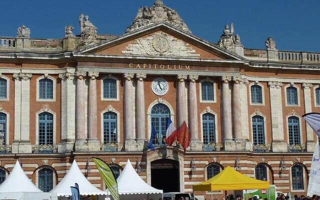 Les Toits du Capitole