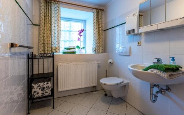 Ferienwohnungen Hotel Garni Dörflerwirt