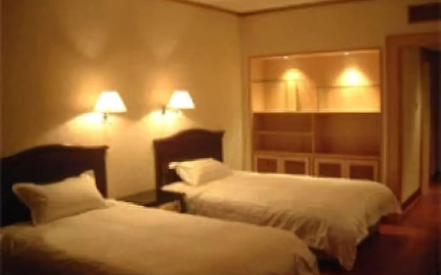 Oriental Pearl Budget Hotel