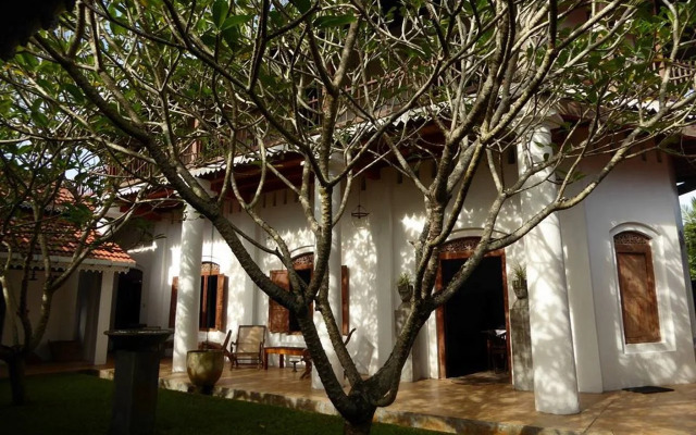 Robin Hill Suites