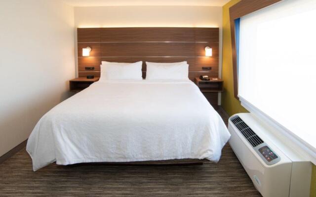 Holiday Inn Express & Suites North Battleford by IHG