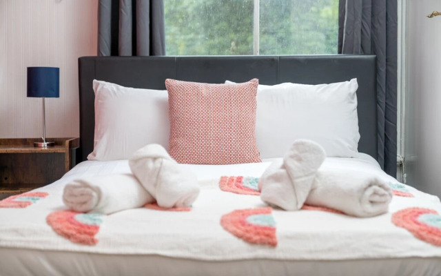 3bedroomed, 2 Baths Flat in Kensington