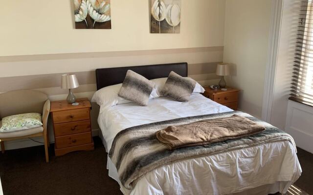 Alister Guest House
