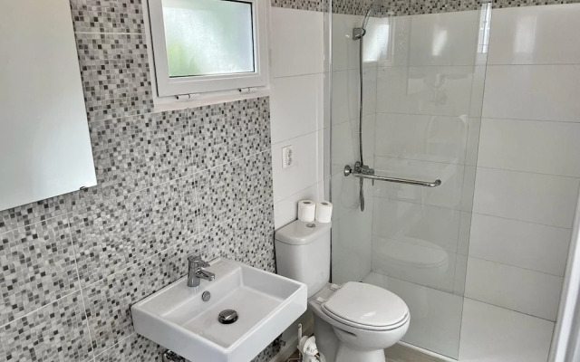Modern Minimalist Studio With Essential Comfort