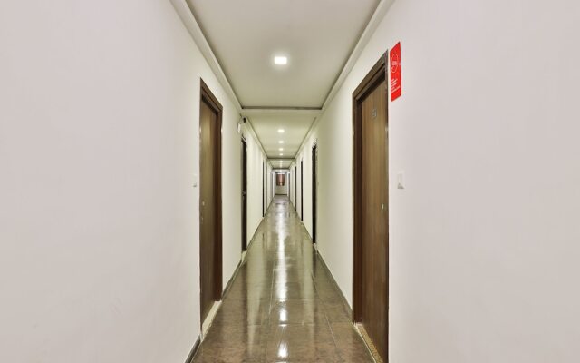 OYO 12800 Hotel VLEE