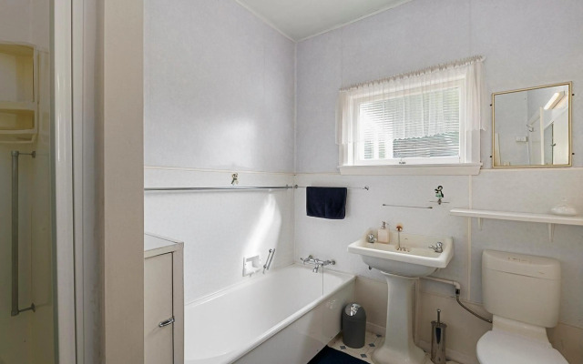 Leica Stay and Walnut Flat - Napier Holiday Home