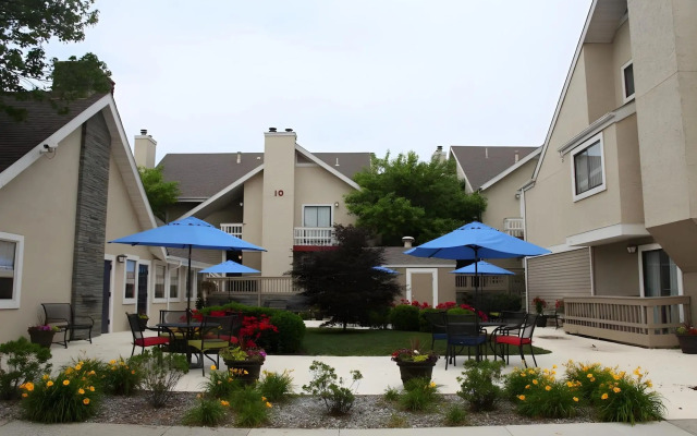 New Haven Village Suites