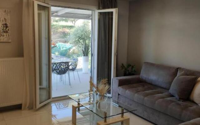 Crystal Luxury Apartment