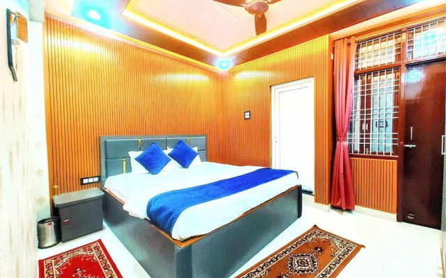 Hotel R K Villa 700 mtr Vishwanth Temple