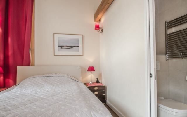 Cozy Chalet in Rhone Alpes With Terrace