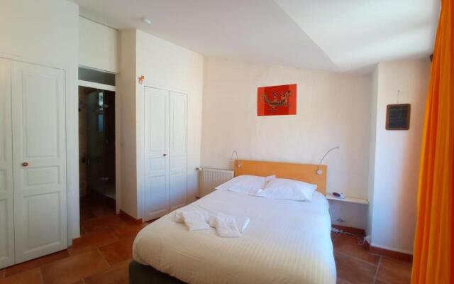 Appartement au coeur du village- Ref12