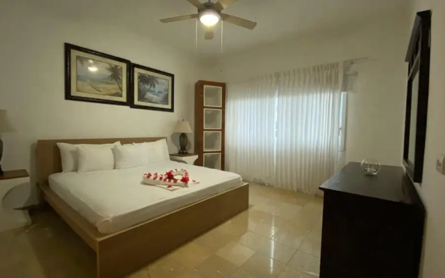 Penthouse With Rooftop and Pool & Beach Access