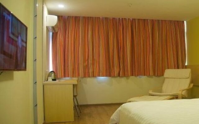 7 Days Inn Fuyong Airport Phoenix Mountain Branch