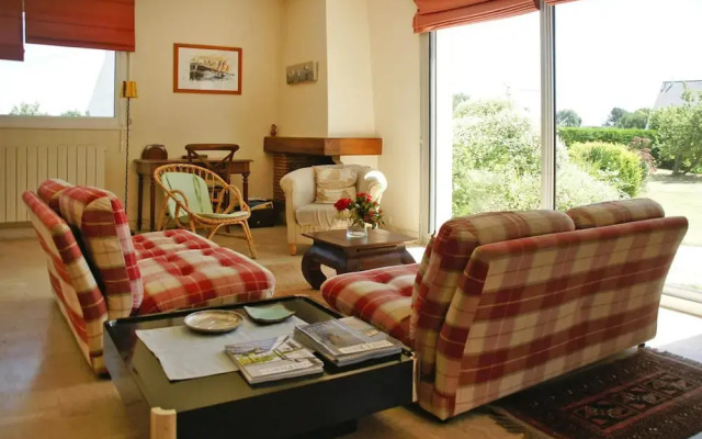 Holiday Home Near Village Centre and Beach