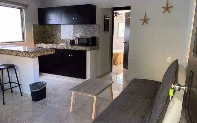 TJ Apartments, Calle 6, PDC