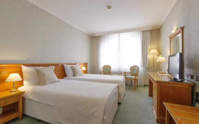 Trianon Rive Gauche