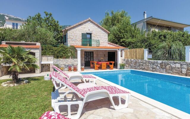 Nice Home in Ostrvica With Wifi and 5 Bedrooms