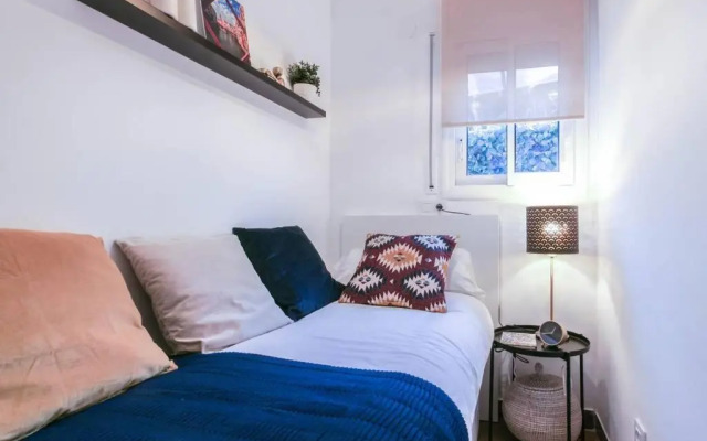 Eiffel Bridge Boutique Apartment