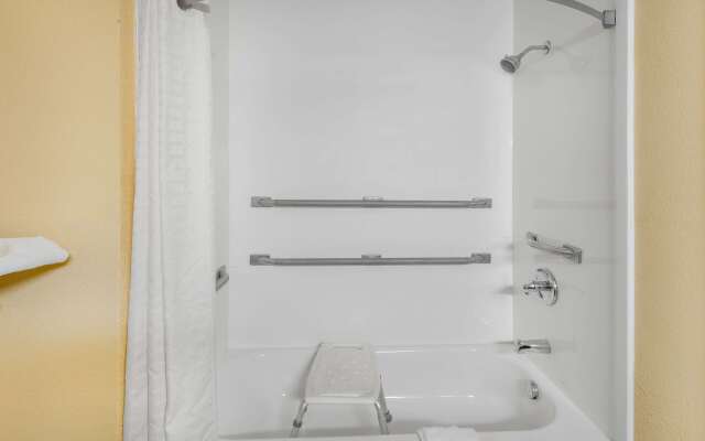 Super 8 by Wyndham Waynesburg