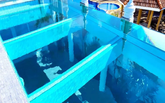 STARLAND Luxury Pool Villa Pattaya 8 Bedrooms