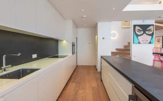 Chic 2-bedroom Home - Richmond Upon Thames
