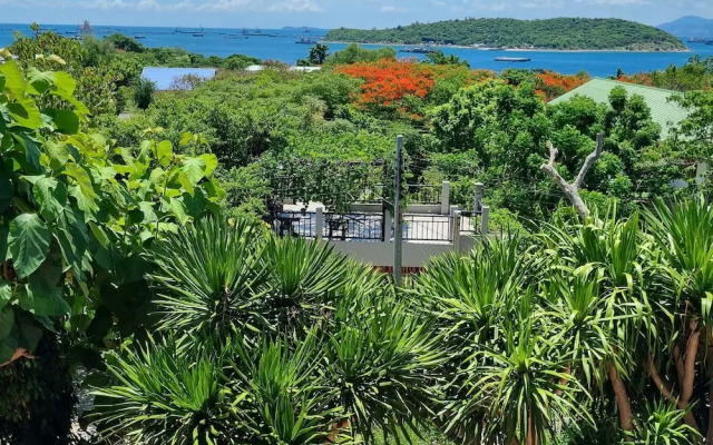 Sawasdee Sichang Resort