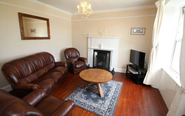 Alcorn's farmhouse 10 mins from beach