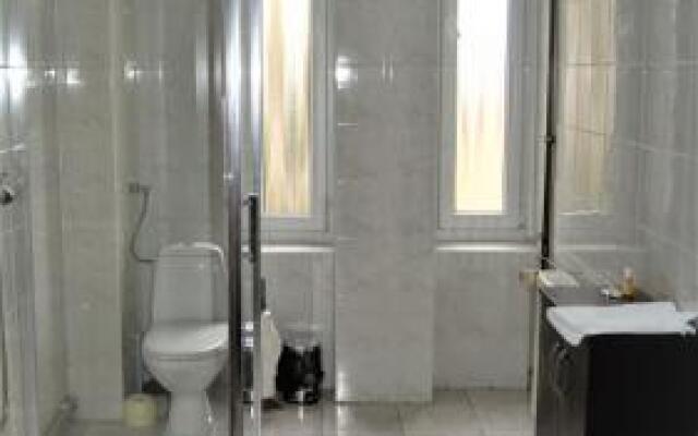 Ow Meduza I Biala Mewa