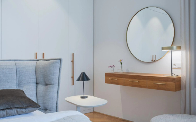 Sophisticated Apartment in Vinohrady by Prague Days