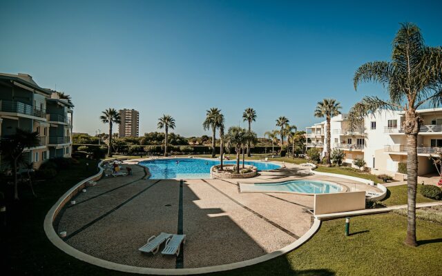 Portugal Rentals Vila da Praia Apartments