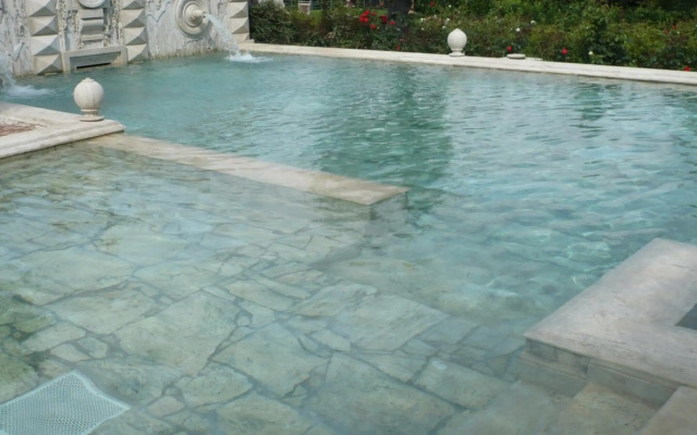 Sovana Hotel & Resort