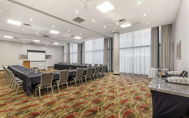 Best Western Plus Kelowna Hotel & Suites