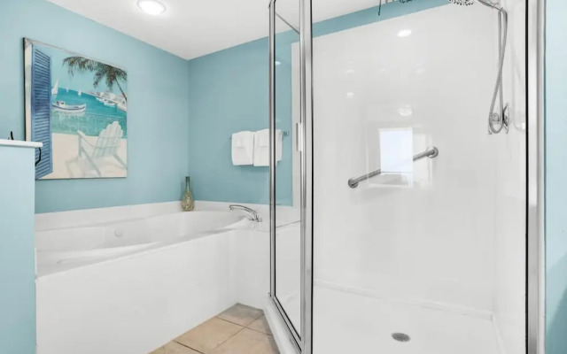 Majestic Beach Towers 2-909