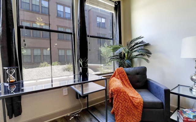 Rooftop Pool with Views-King Beds-Parking 1123