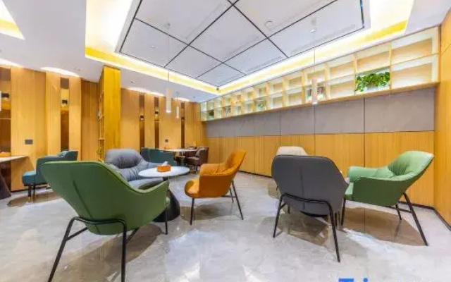 Taoyuan Crystal Hotel (Shambhala Cultural Square Branch