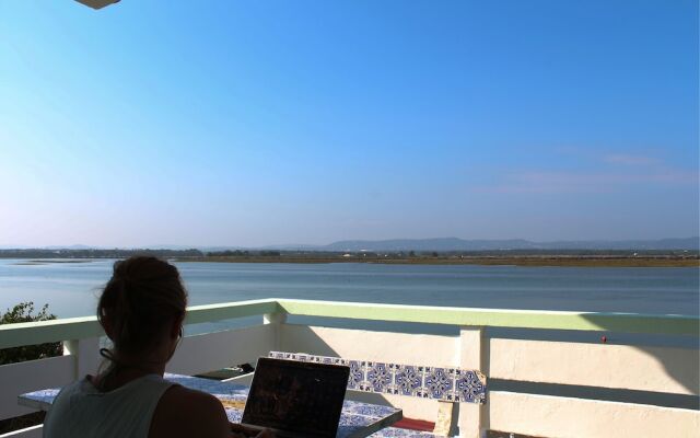 Faro Beach Life Hostel