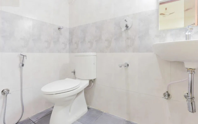 Vaccinated Staff- Collection O 41930 Citrine Cheran Nagar