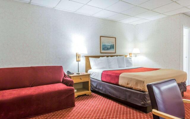 Econo Lodge Near Stewart International Airport