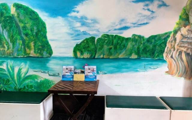 Golden Bee PhiPhi Hostel