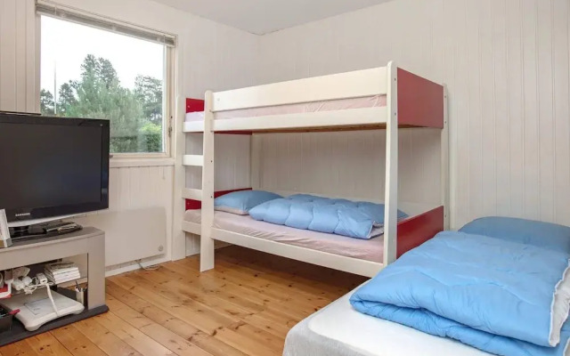 9 Person Holiday Home in Vaeggerlose
