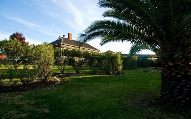 Hermitage Hill Country Retreat & Function Centre