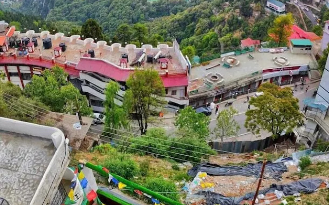 Mountain Retreat by 360 Degree