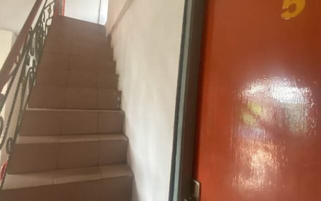 SPOT ON 93312 Homestay OrangeNearNagoya Hill Shopping Mall