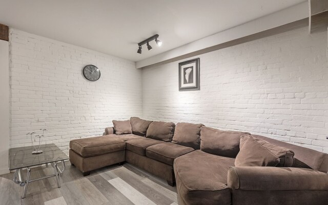 1BR APT in the HEART of Downtown