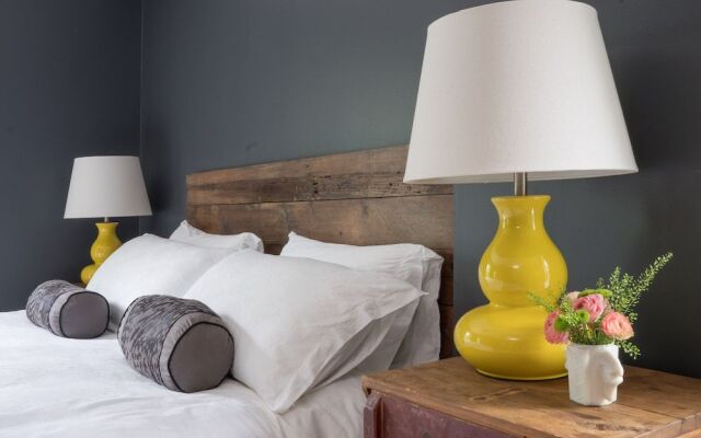 Forks of the Credit Inn