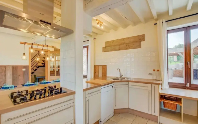 Lush Holiday Home in Vlaanderen With Private Pool
