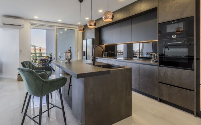 Carmen - 2 Bedroom Apartment - Downtown